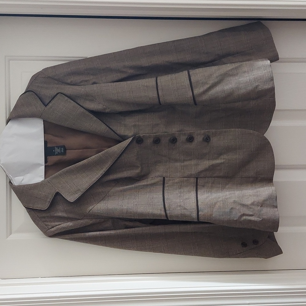 Fall plaid jacket with beautiful light touches of gold threading. 18W
